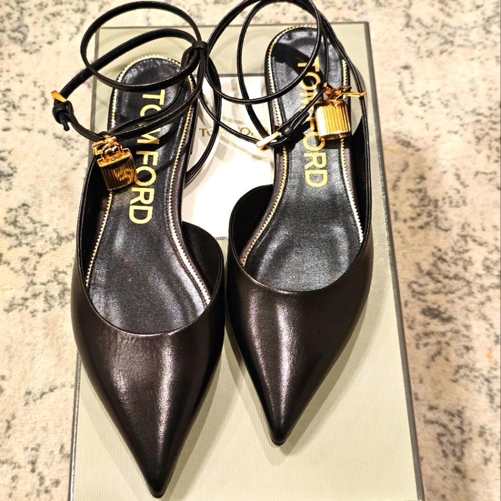 New Tom Ford Black Leather Ballerina Flat In Size 39.5